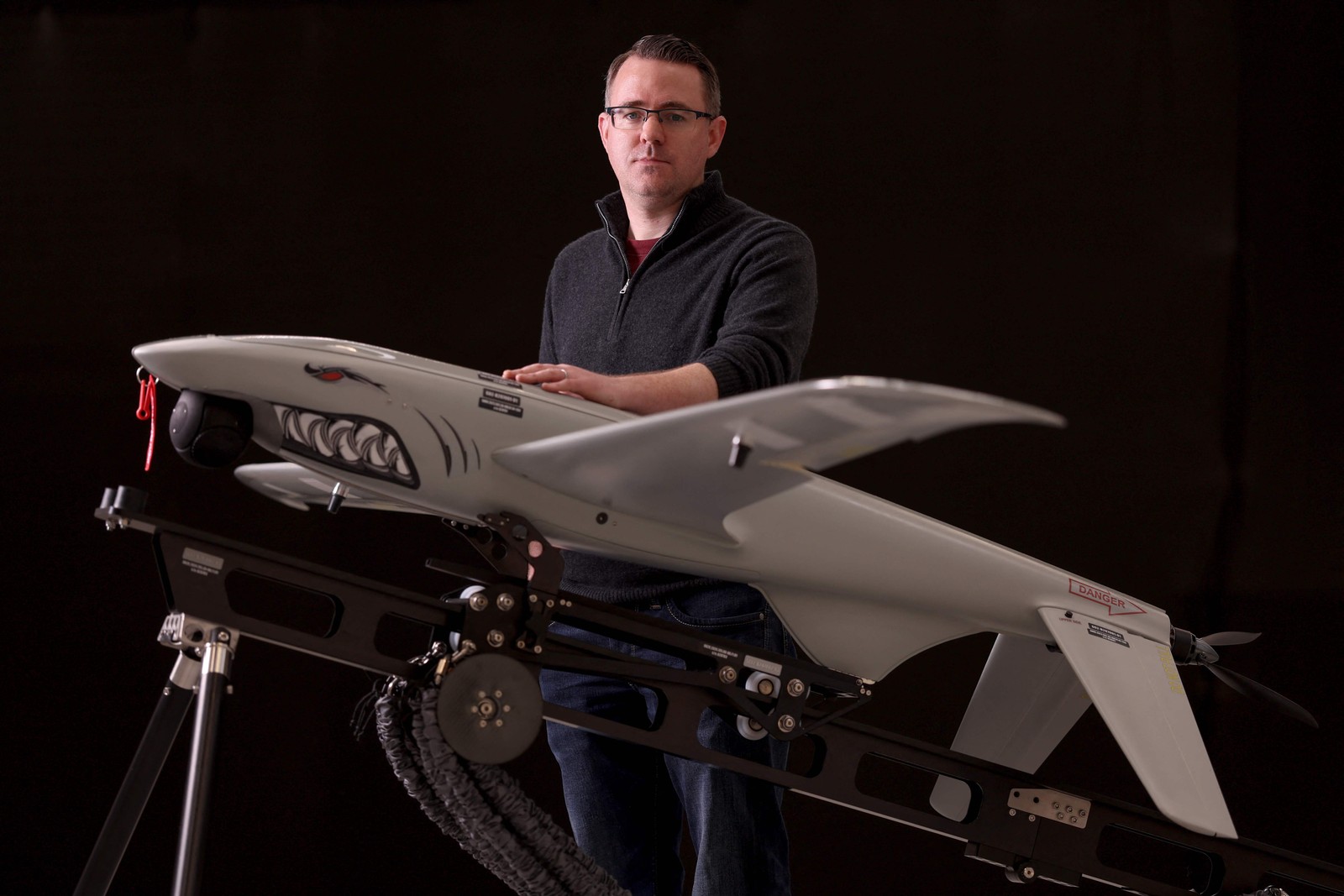 Em algumas semanas, cerca de 200 drones de reconhecimento deverão ser montados por mês, e até 1.000 no futuro, segundo diretor da empresa, Rory Chamberlain — Foto: Chris Radburn/AFP