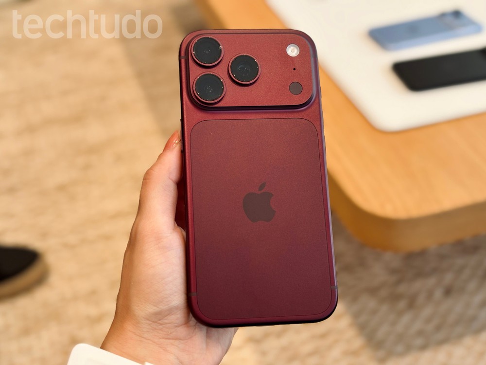Linha iPhone 18 Pro traz poucas mudanças em tela e design, mas aposta nos avanços fotográficos para conquistar o público entusiasta de fotografia — Foto: Ana Loubak/TechTudo