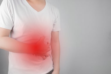 Bactéria silenciosa costuma estar por trás do câncer de estômago; veja como se proteger