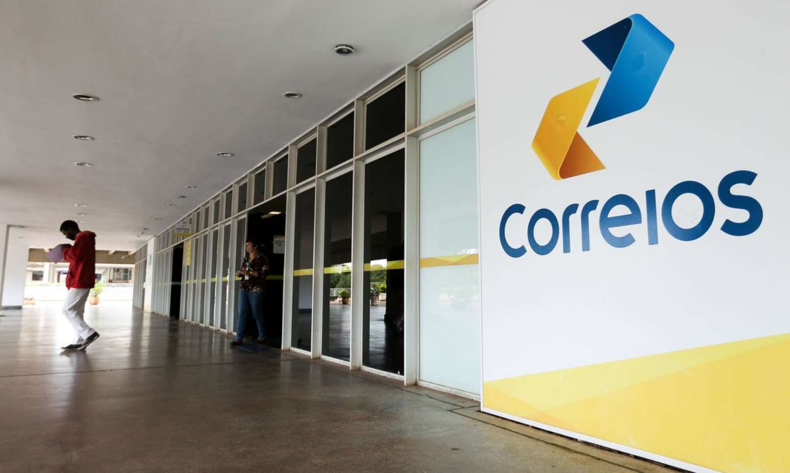 Trabalhadores voltaram ao trabalho nesta sexta-feira, 25