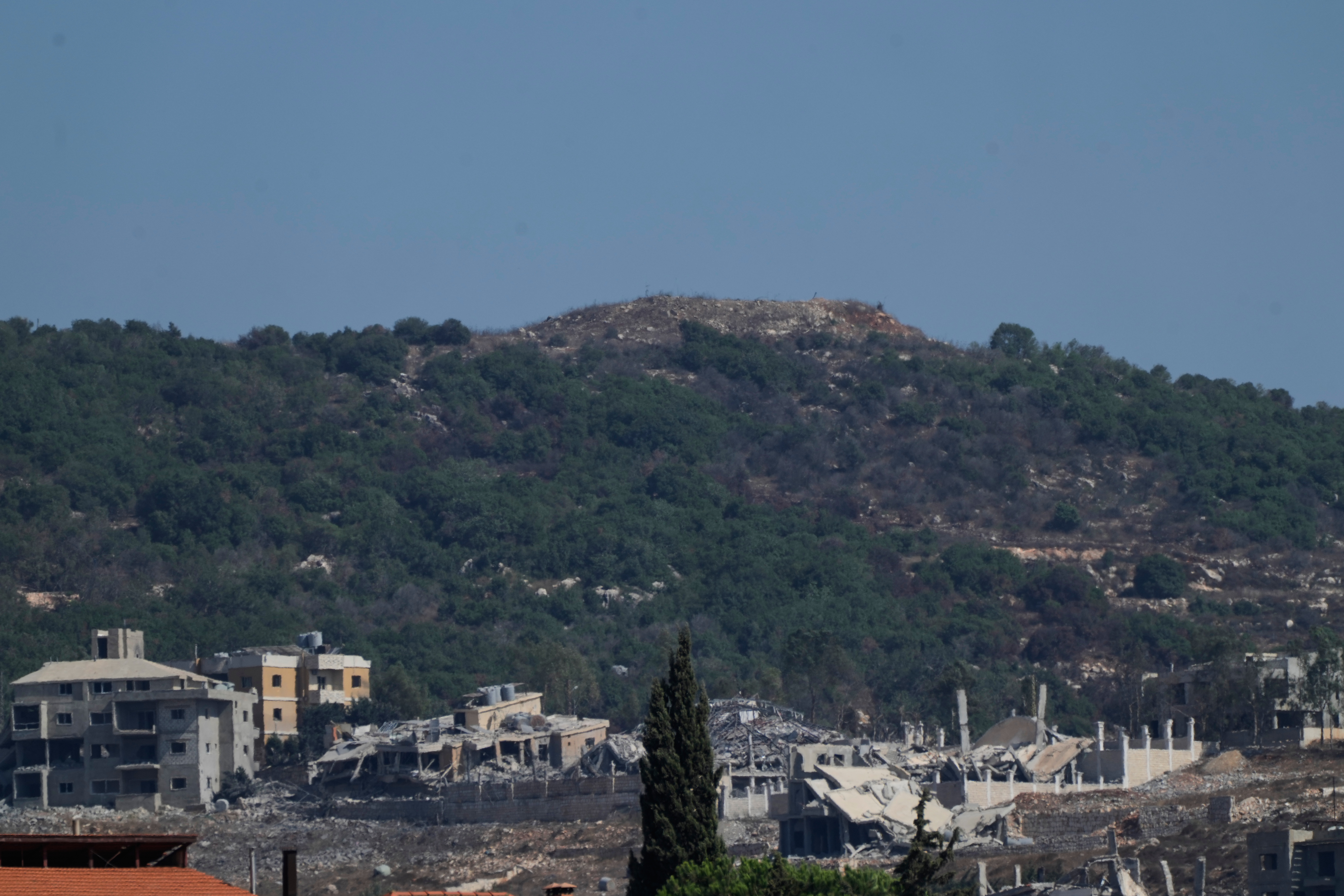 O ministro da Defesa de Israel alerta que os retornantes do Ali Taher Ridge serão destruídos