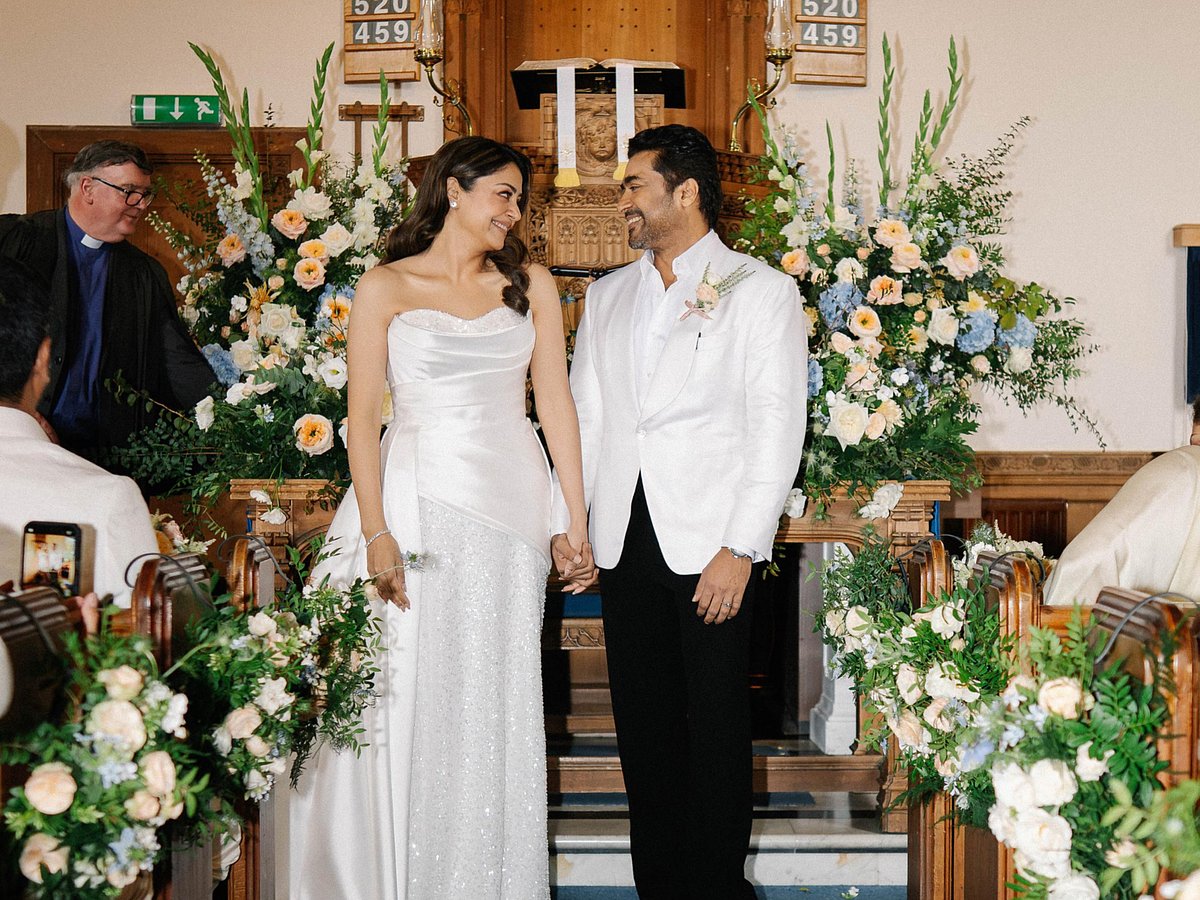 Jyotika compartilha fotos internas do renascimento de votos dela e de Suriya para o seu 20º aniversário de casamento.