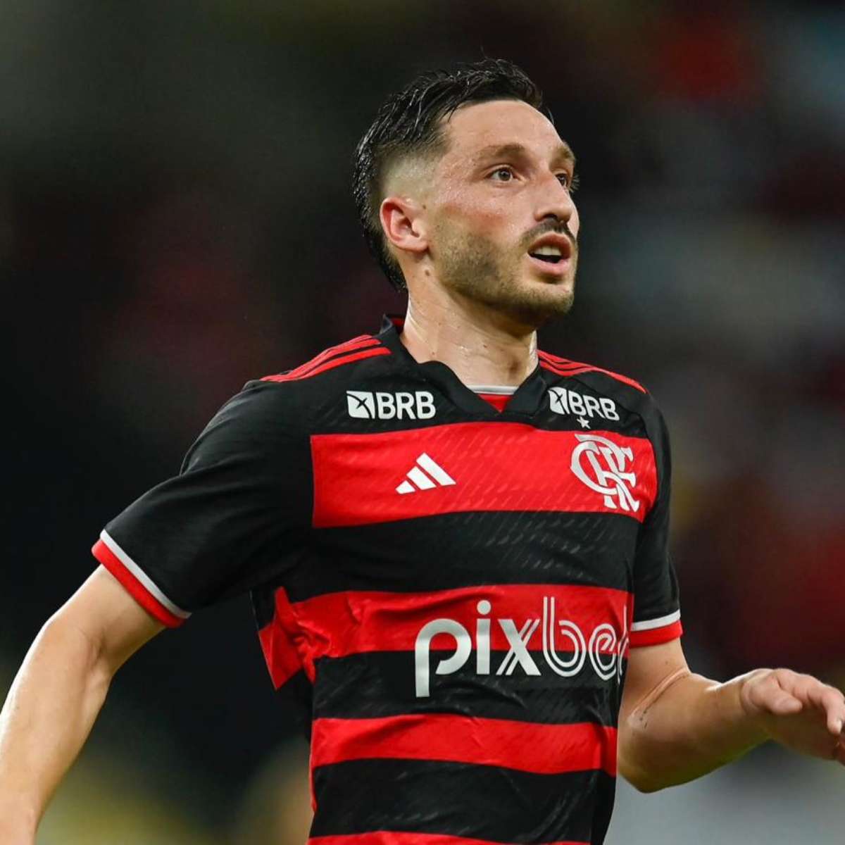 Viña chega ao Cruzeiro e reclama de impasse entre Flamengo e River Plate