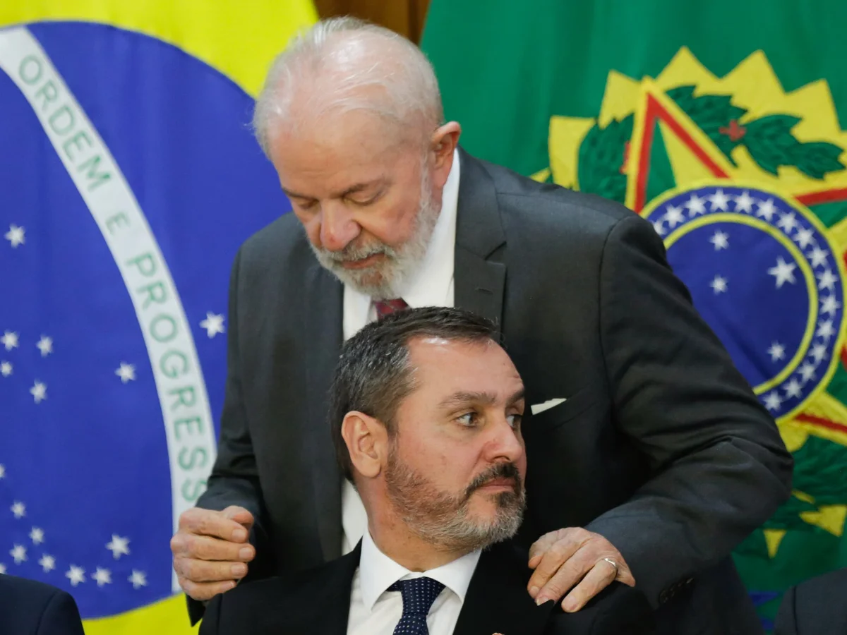 Lula defende Andrei na chefia da PF: "Fiscalizou Master e prendeu Vorcaro"