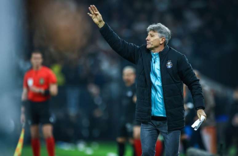 Renato Gaúcho pede ao torcedor do Grêmio: "É proibido vaiar"