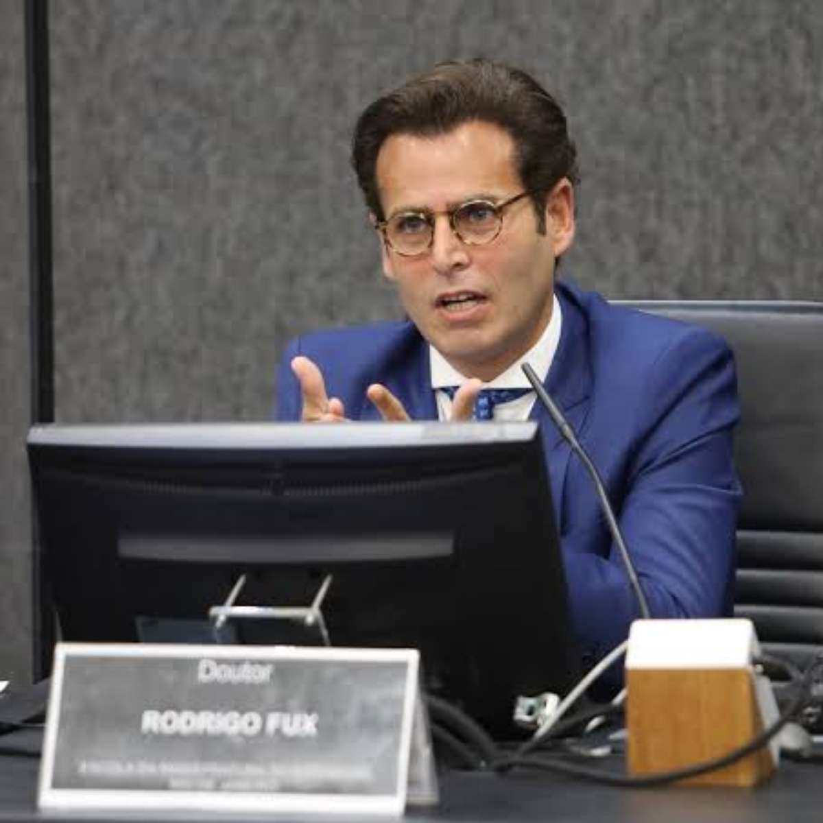 Filho de Fux ofereceu ‘tapete vermelho’ a Vorcaro e manteve relação próxima com banqueiro