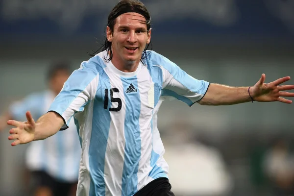 Messi fará despedida da Argentina no estádio onde estreou em casa