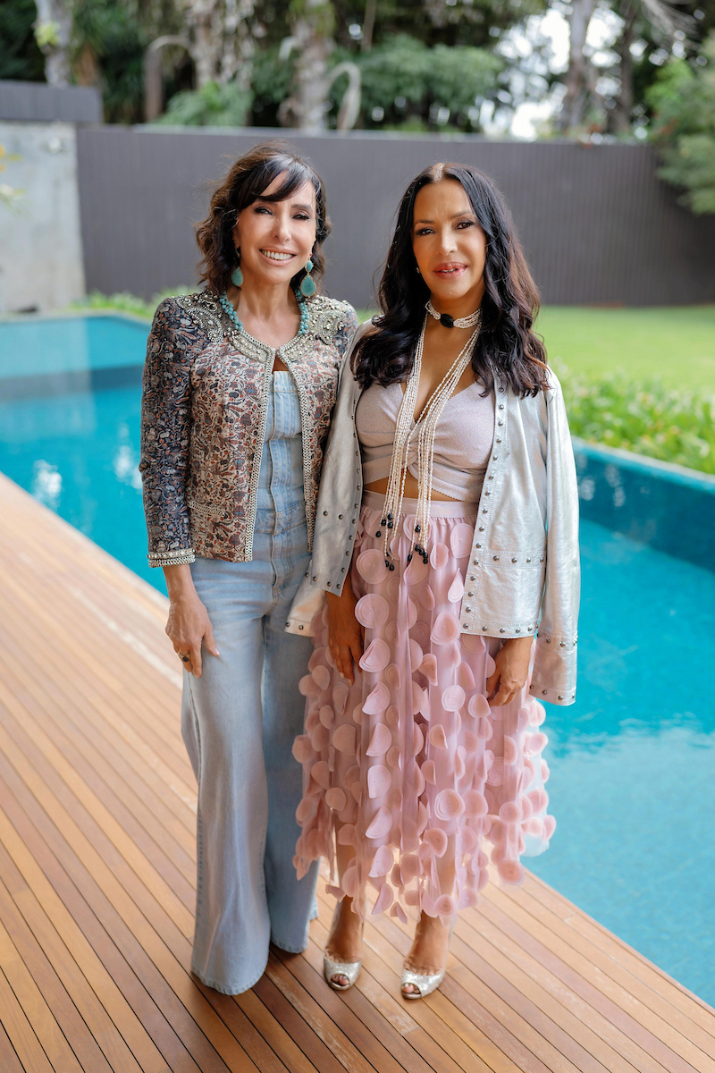 Uma homenagem surpresa de amigas a Cleucy Estevão, aniversariante do dia