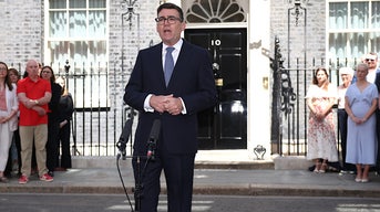 A pressão por um rompimento do Reino Unido aumenta após acordo histórico, com Trump apoiando a reunificação da Irlanda