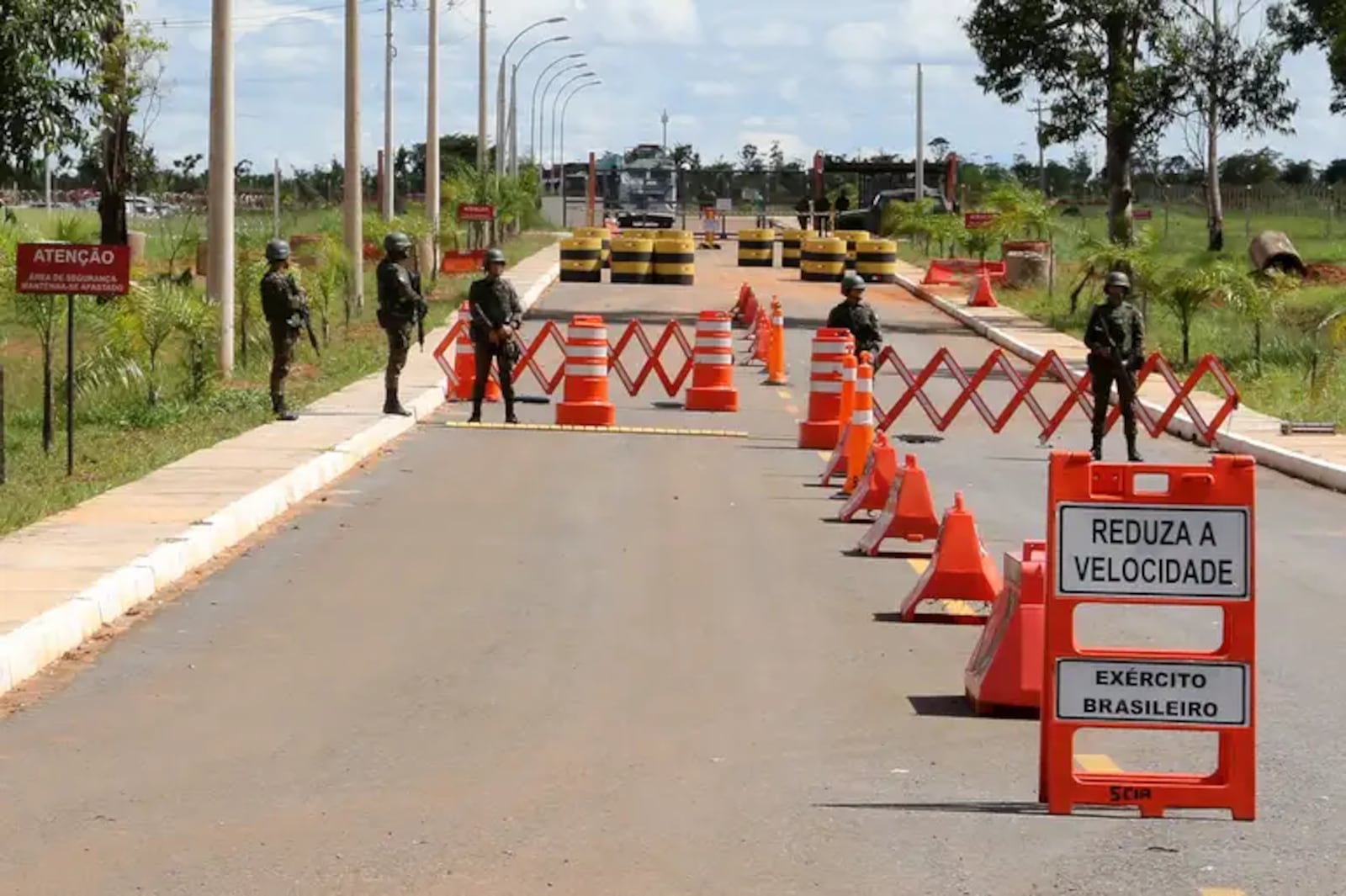 Imagem da matéria: Governo tira R$ 83 milhões de repasses a estados e cria verba para presídios federais