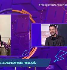 João Silva recebe homenagem de seu pai, Faustão, na véspera do Dia dos Pais em seu programa no SBT Foto: Reprodução de 'Programa do João' (2026)/SBT / Estadão