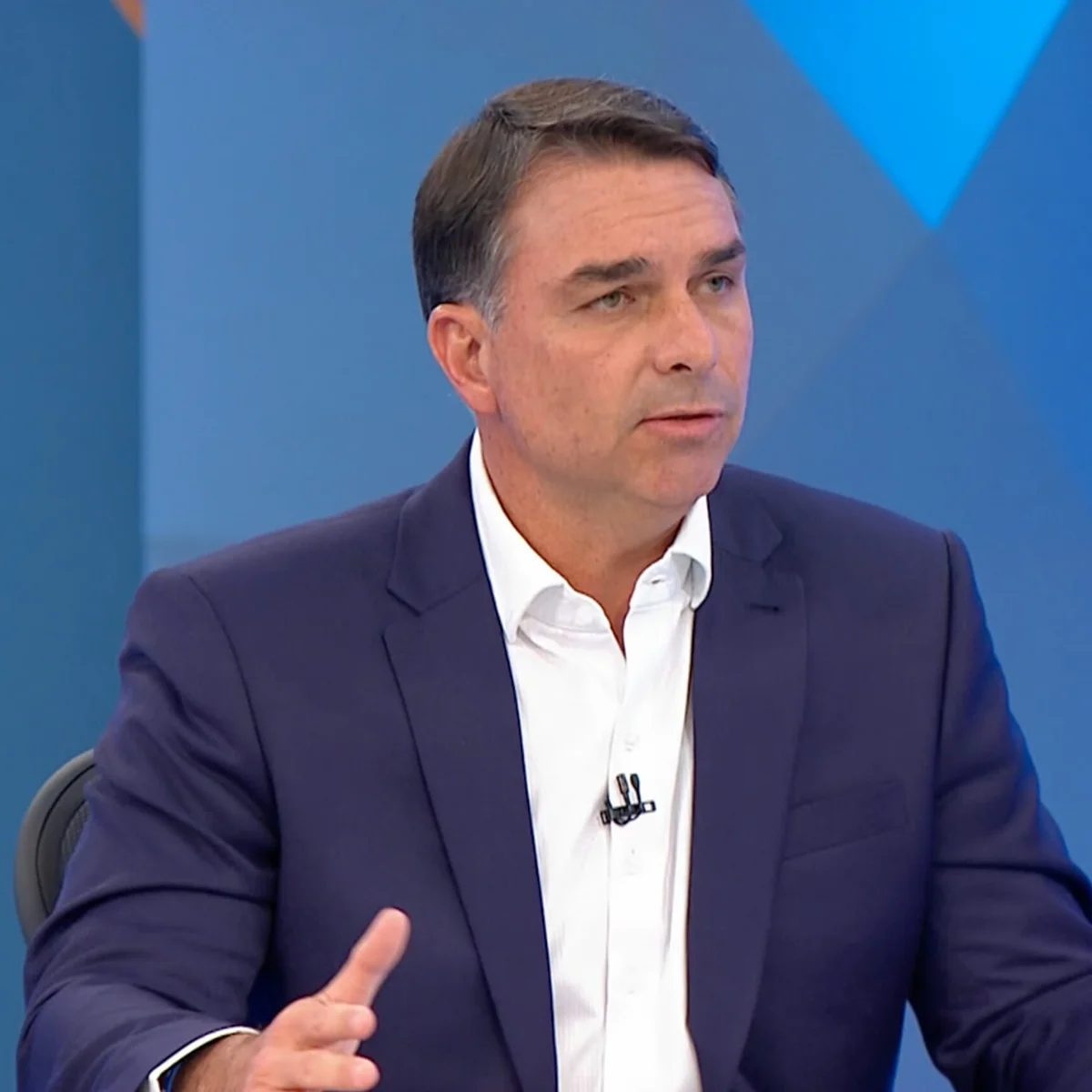Flávio acusa Dino de usar inquérito das emendas para interferir em eleições