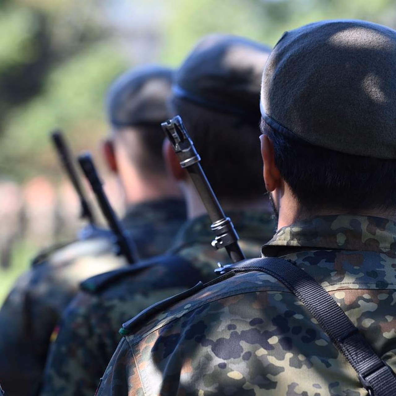 Немцев призвали готовиться к обороне