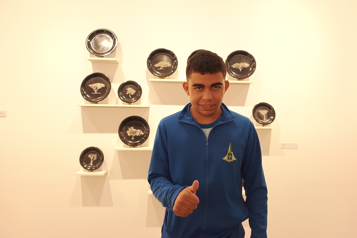 Alunos do EJA de Planaltina visitam a exposição Utopias em Construção