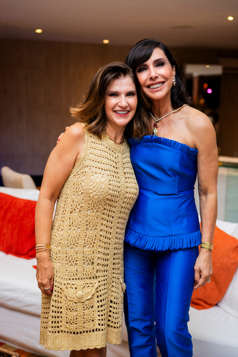 Uma homenagem surpresa de amigas a Cleucy Estevão, aniversariante do dia