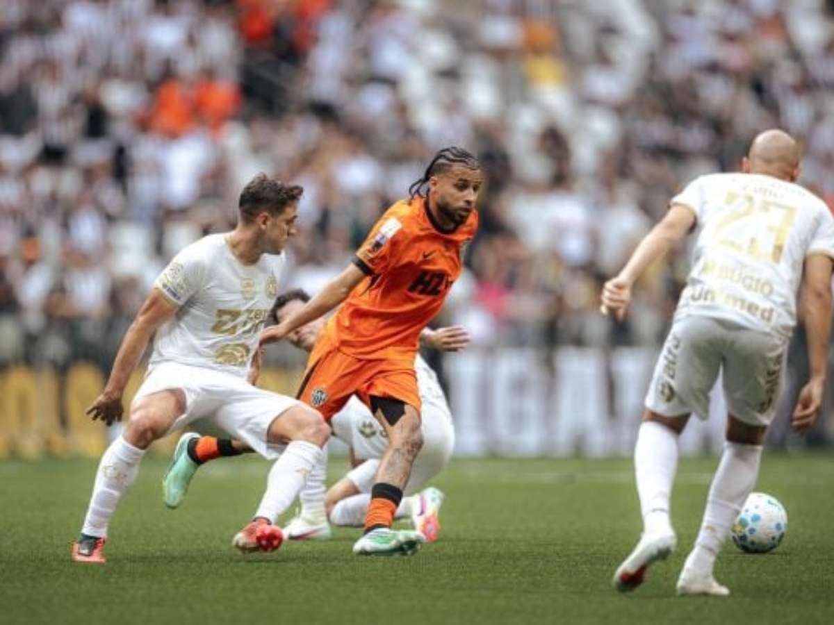 Atlético tropeça em casa e empata com a lanterna Chapecoense