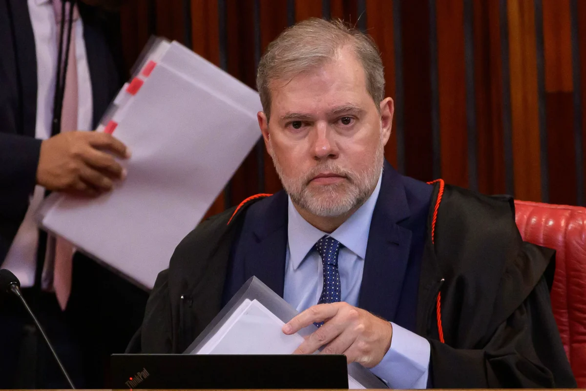 Dias Toffoli Tribunal Superior Eleitoral TSE analisa o uso de inteligência artificial em vídeo eda candidatura de Flávio Bolsonaro IA e deepfakes nas Eleições 2026 Metropoles 3