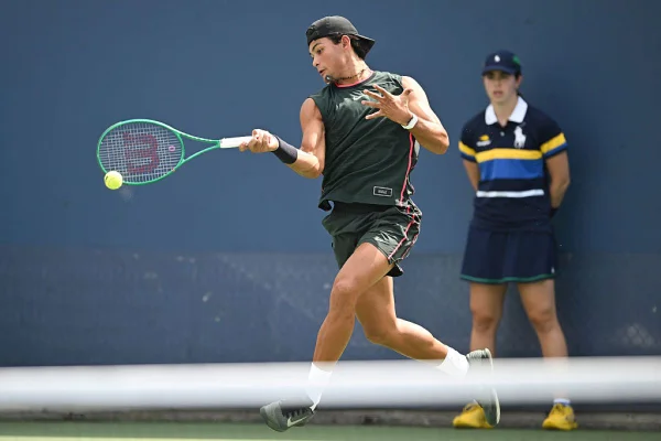 Guto Miguel vence Thilo Behrmann e está na final do US Open juvenil
