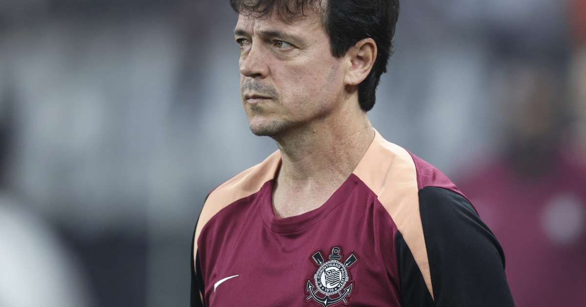 Apesar da derrota, Diniz elogia jovens e postura do Corinthians