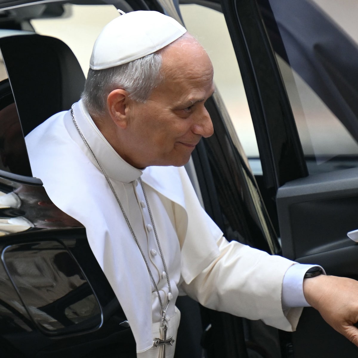 Leão XIV revoga cortes salariais de cardeais e altos funcionários do Vaticano