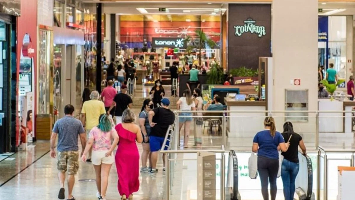 Número de consumidores inadimplentes no comércio sobe 3,74% no DF