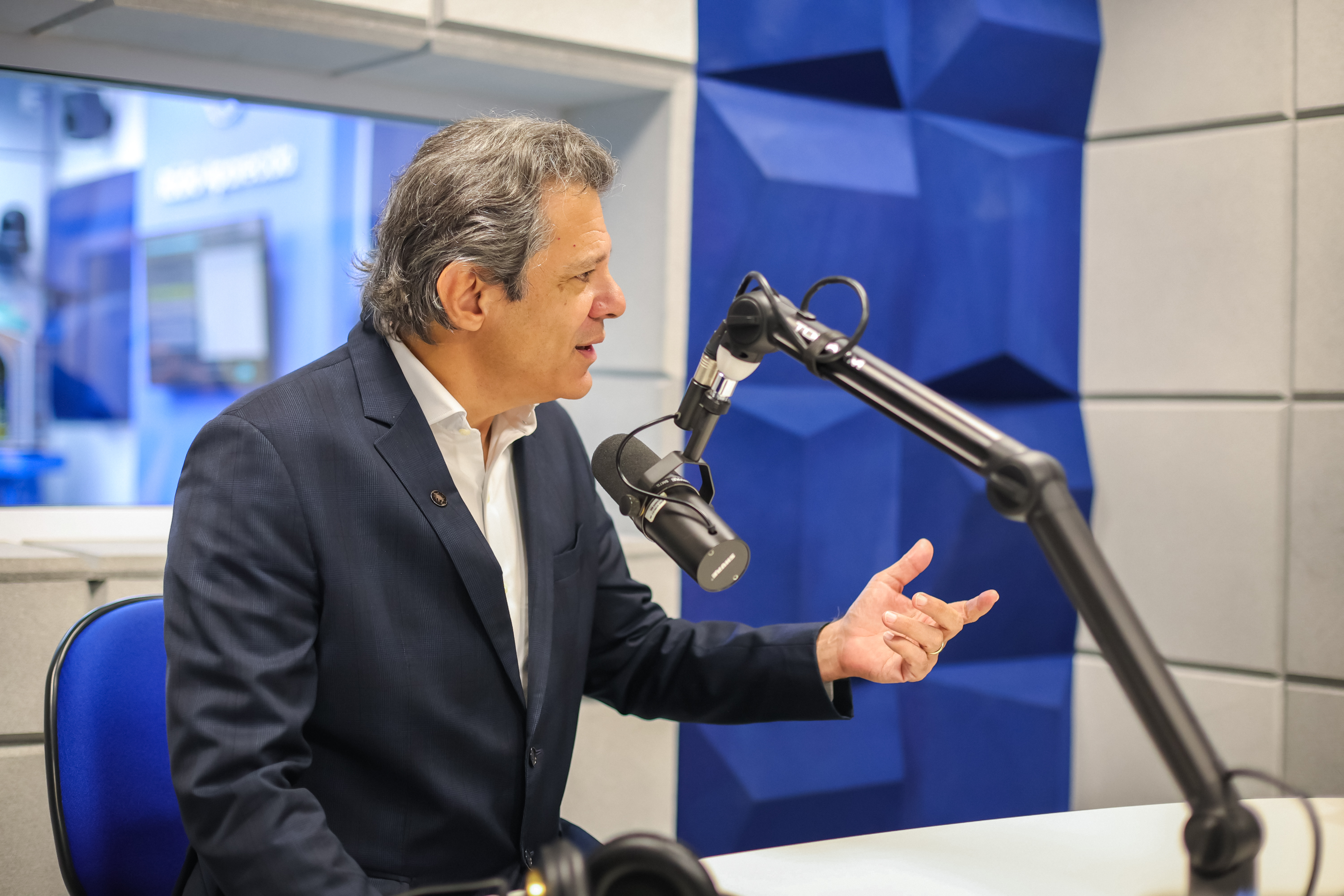 Haddad sugere trem intercidades para São José dos Campos e quer reindustrializar Vale do Paraíba