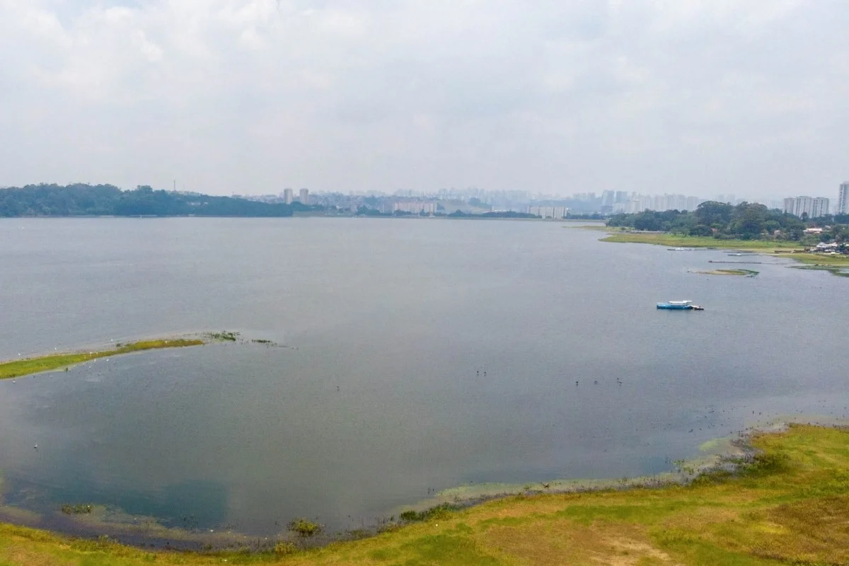 Imagem aérea da Represa de Guarapiranga - Metrópoles