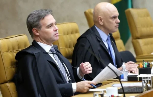 Há 6 anos, era Mendonça quem via um aliado ser afastado da PF por Moraes - destaque galeria