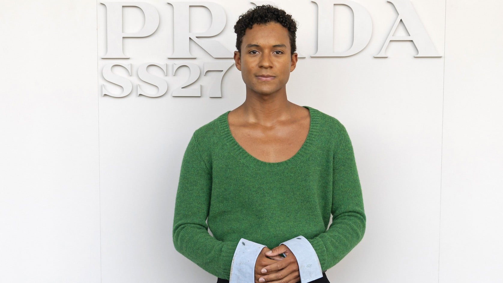 Como se vestir como o ator Michael Star Jaafar Jackson com Prada, Malo e Brioni