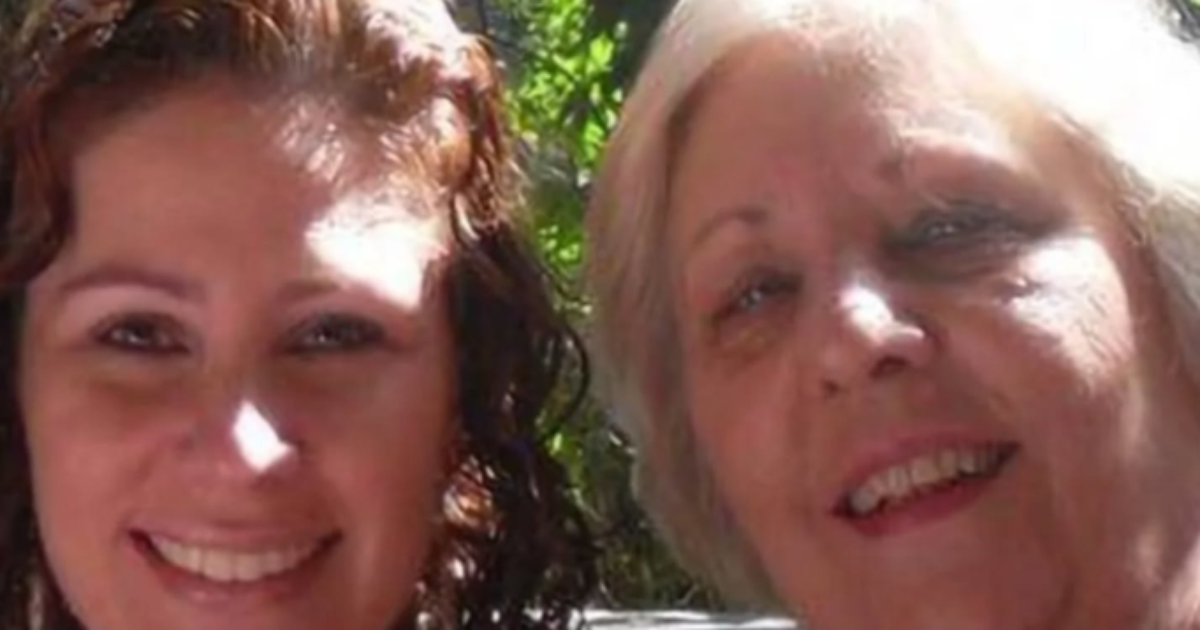 Defesa de Zambelli pede salvo-conduto para que ex-deputada possa vir ao Brasil para votar na mãe