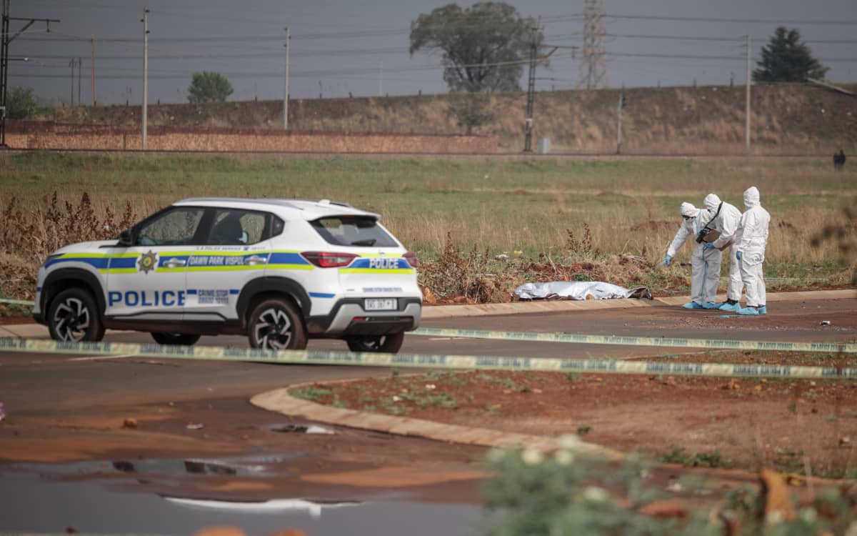 A polícia sul-africana encontra o corpo de uma nona mulher perto de Joanesburgo, e os temores sobre um assassino em série aumentam.
