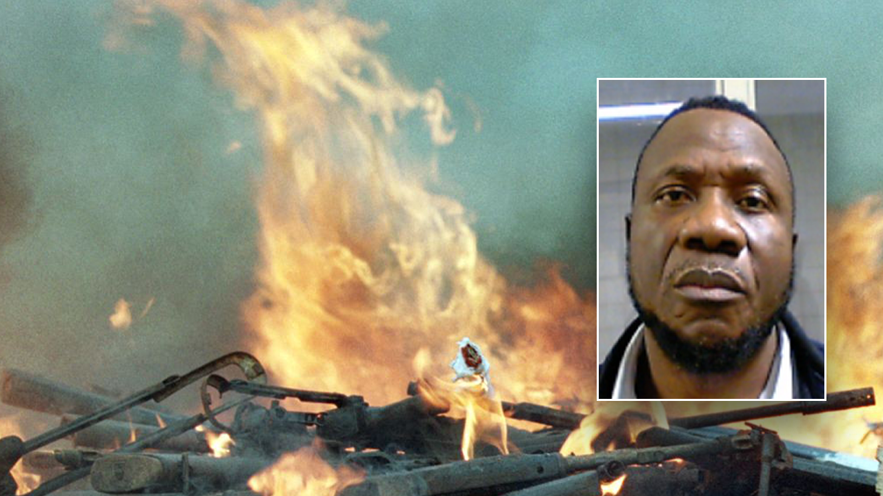 A ICE deporta ex-combatante liberiano acusado de tortura e recrutamento de crianças-soldado