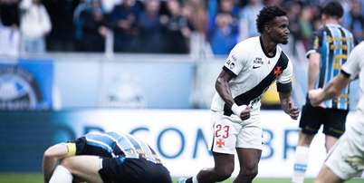 Thiago Mendes comemora o gol que abriu o caminho da virada &ndash; Foto: Matheus Lima / Vasco / Jogada10