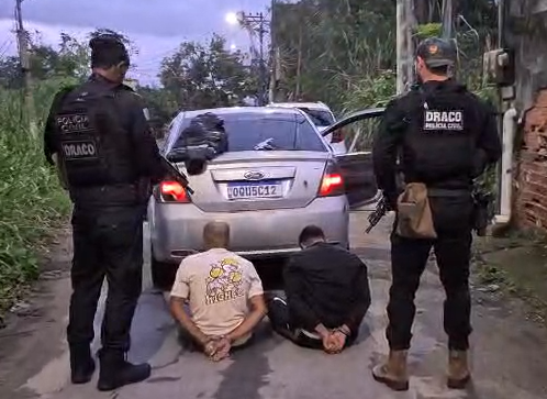 Polícia prende dois milicianos que extorquiam moradores e comerciantes em São João de Meriti (RJ)