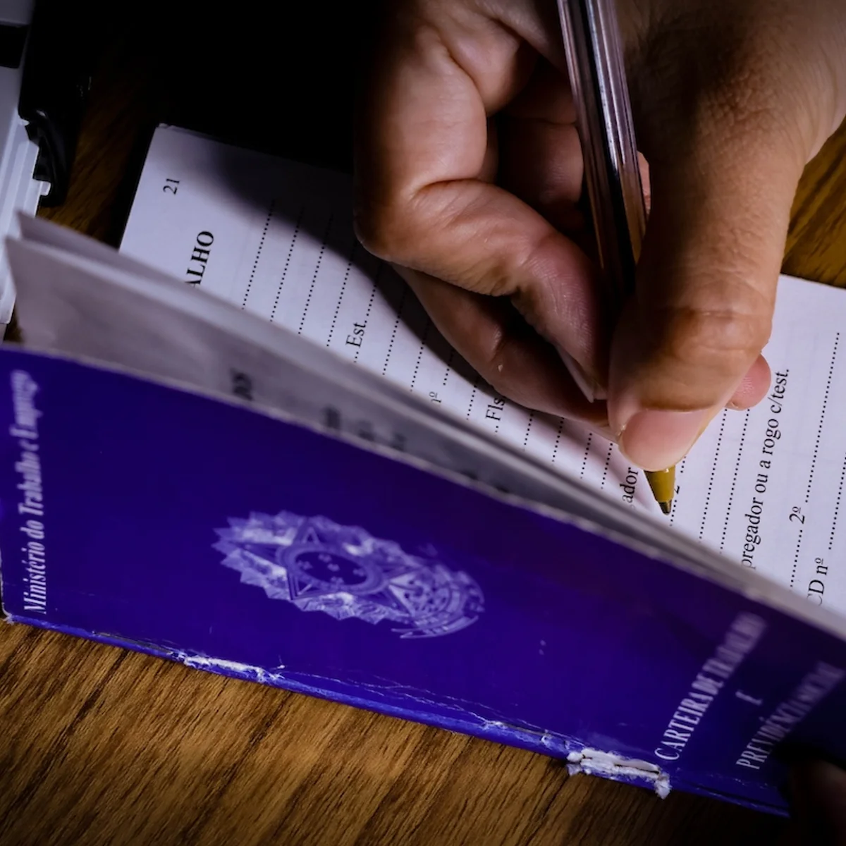 Agências do trabalhador oferecem 1.379 vagas com salários de até R$ 5 mil