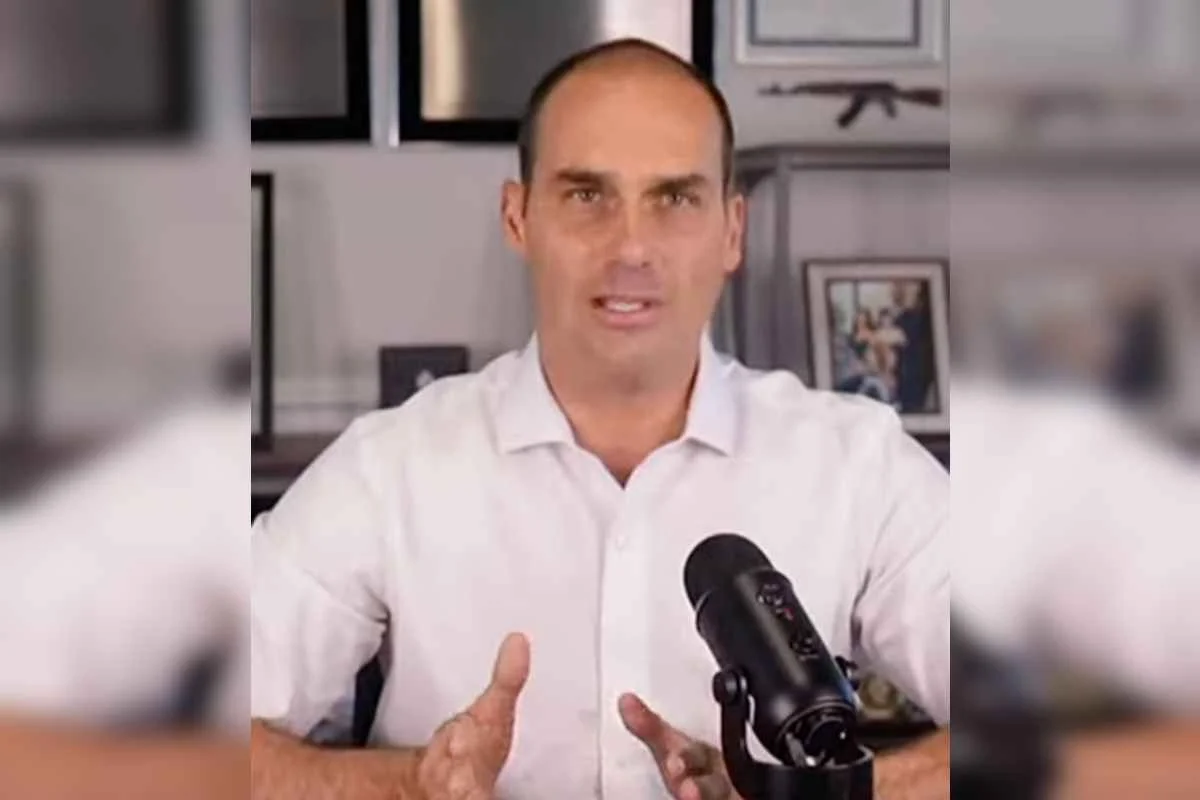 STF: Moraes vota para manter condenação de Eduardo Bolsonaro por coação