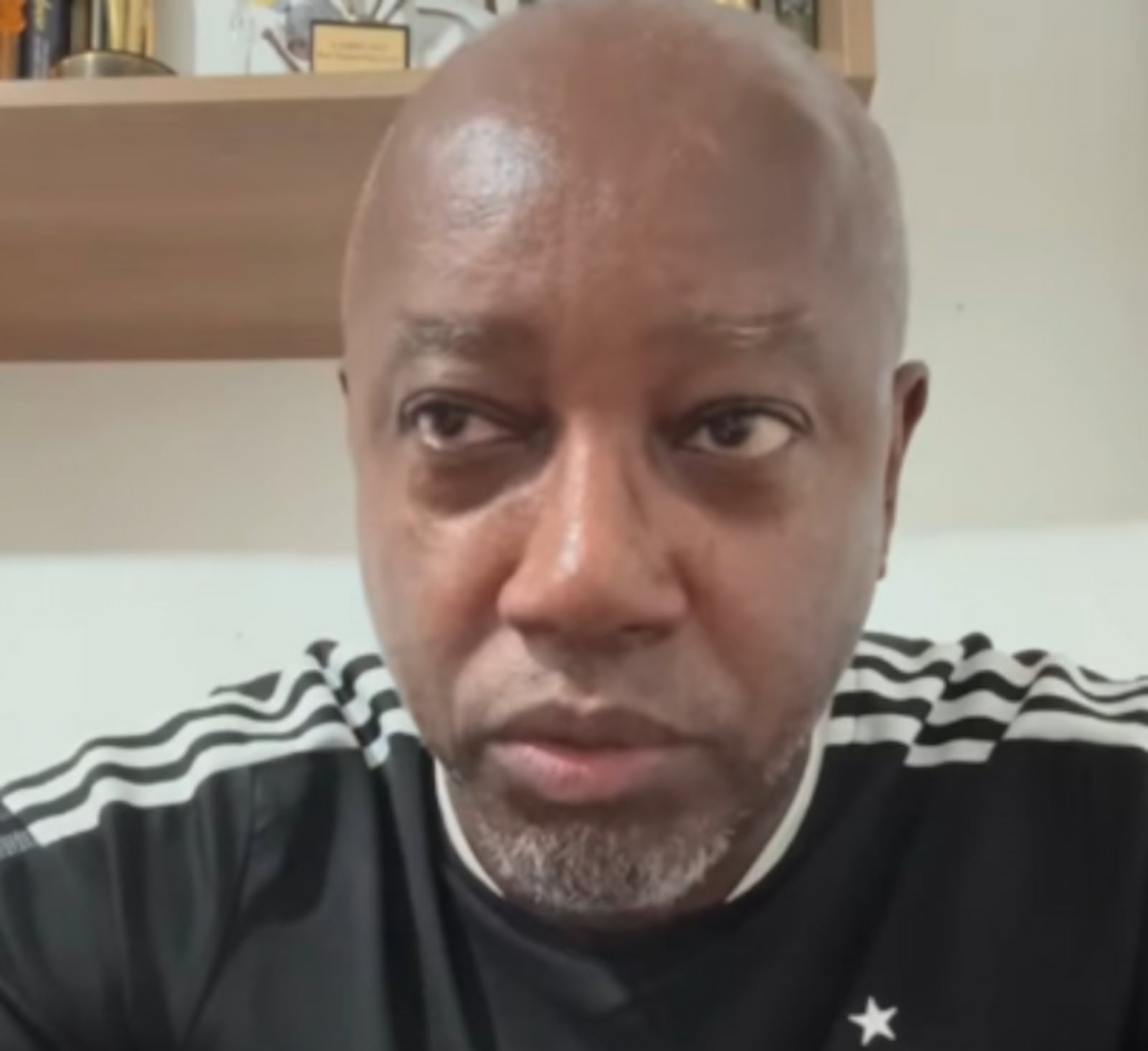 Nando Cunha relatou assalto, questionou segurança e pediu reflexão sobre escolha nas urnas Reprodução/Instagram @nandocunha10