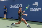 Imagem da matéria: Guto Miguel perde final e Marcel Latak é campeão do US Open juvenil