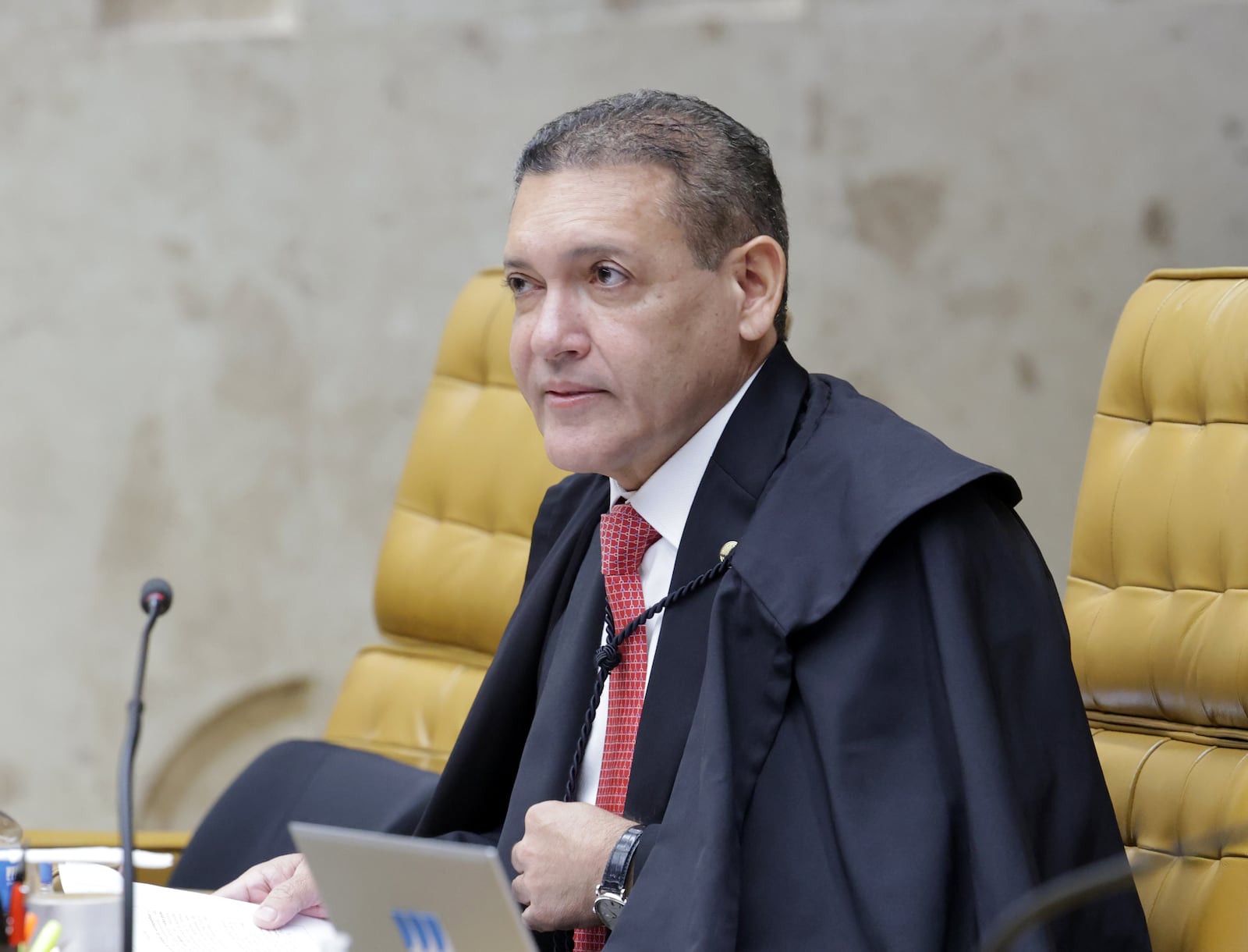 Ministro se afastou de julgamento após mensagens citarem supostos pagamentos ao filho dele Rosinei Coutinho/STF - 03.12.2025