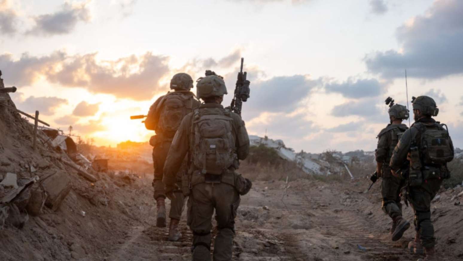 Brigada de Paraquedistas das For&ccedil;as de Defesa de Israel (IDF) em opera&ccedil;&atilde;o na Faixa de Gaza. Imagens divulgadas em 24 de agosto de 2026.