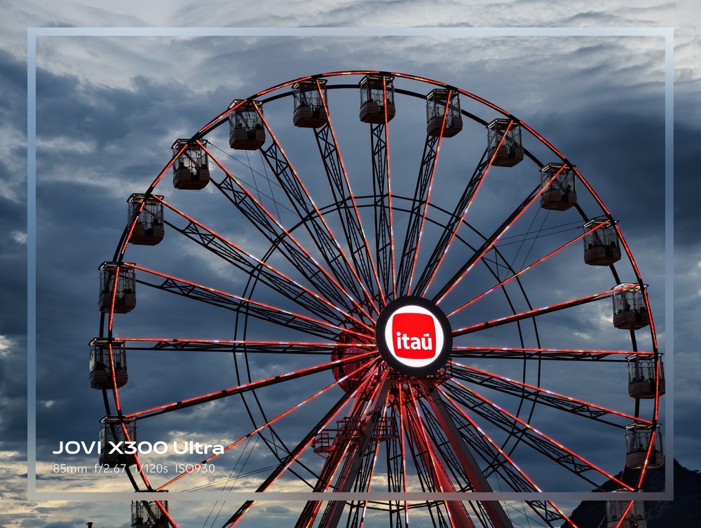 Como é usar um celular de R$ 20 mil que vira câmera profissional