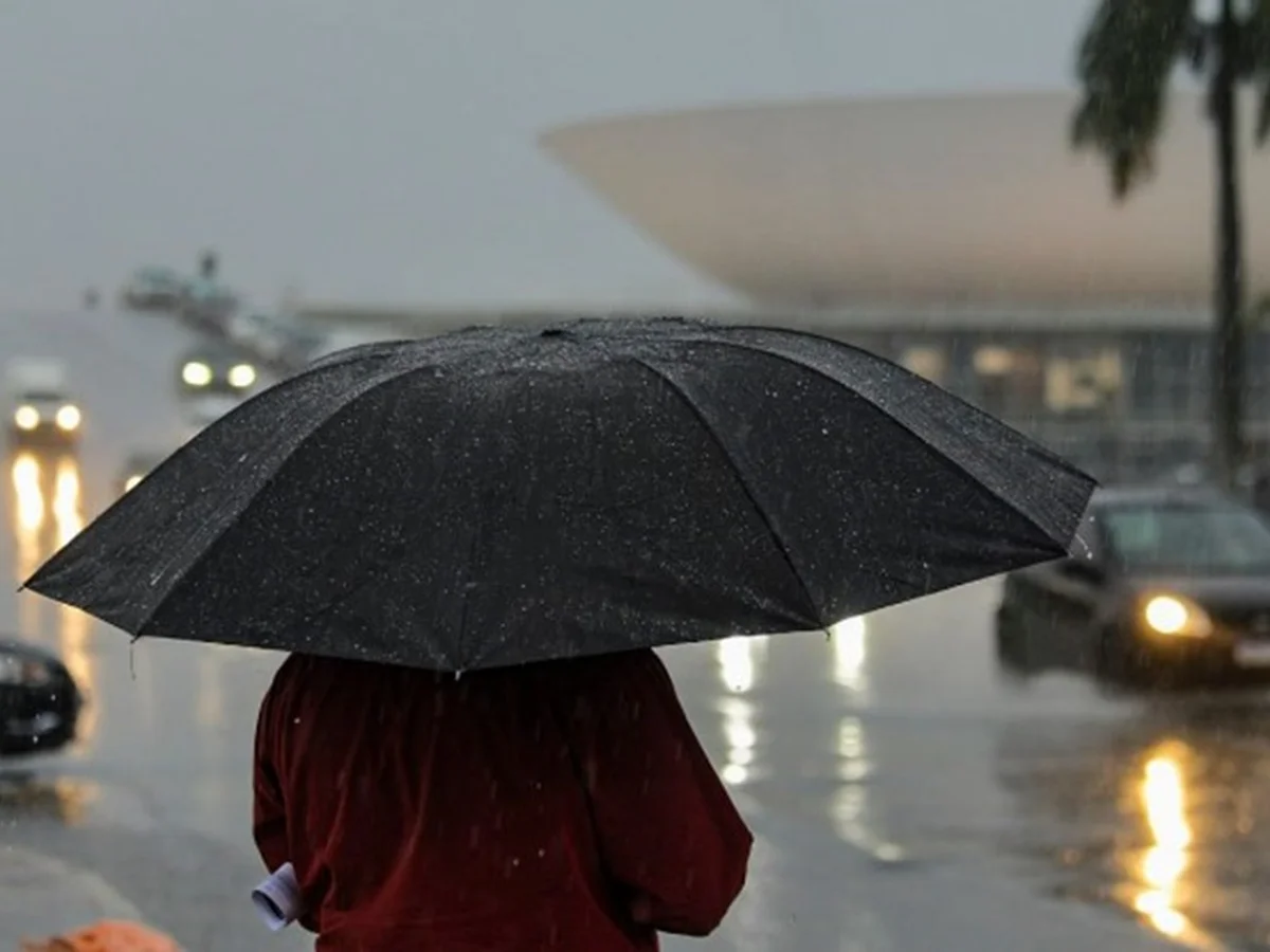 Ciclone na costa leva tempestades e ventanias ao Sul/Sudeste e Centro-Oeste