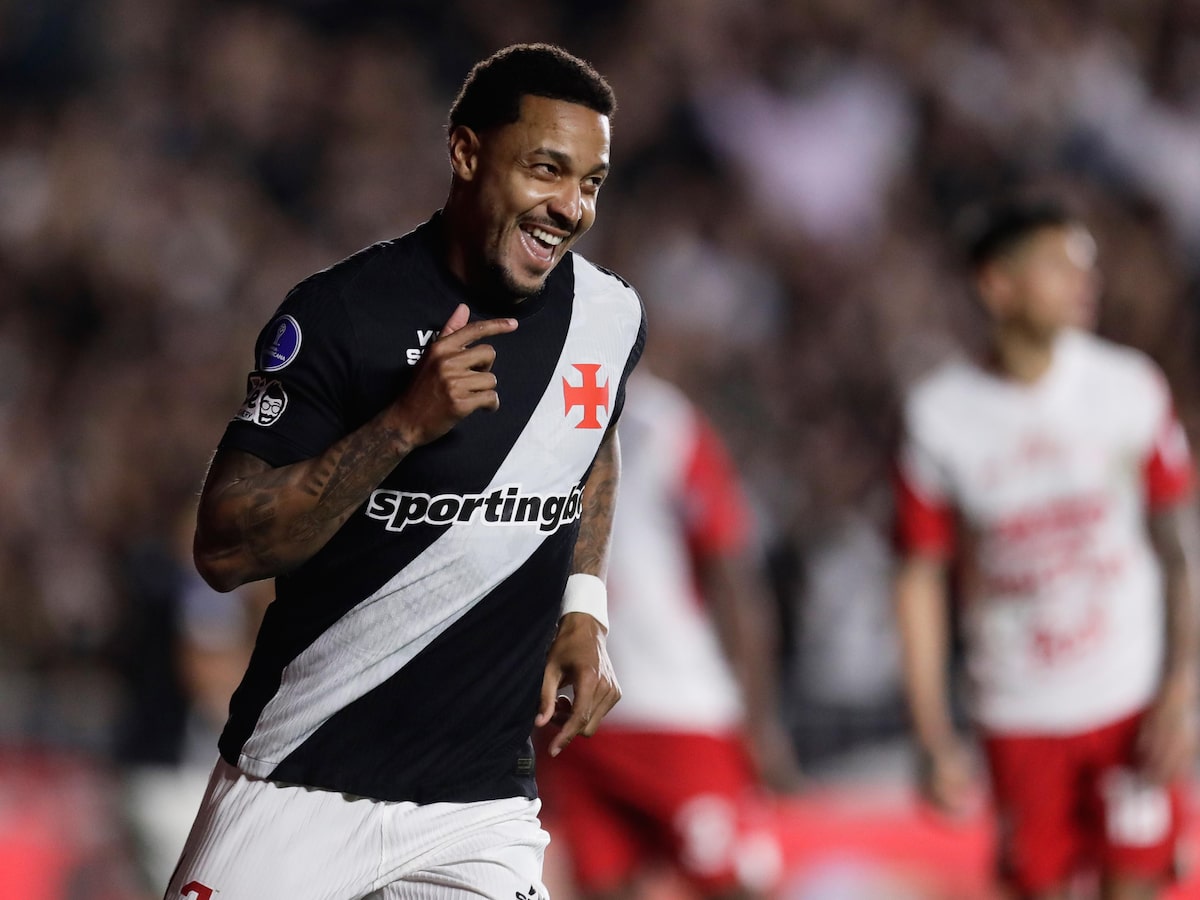 Vasco se impõe em São Januário, derruba Santa Fe e vai à semifinal da Sul-Americana