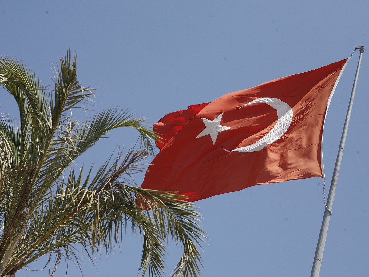 O governo da Turquia apela a um processo de negociações contínuo sobre a Ucrânia.