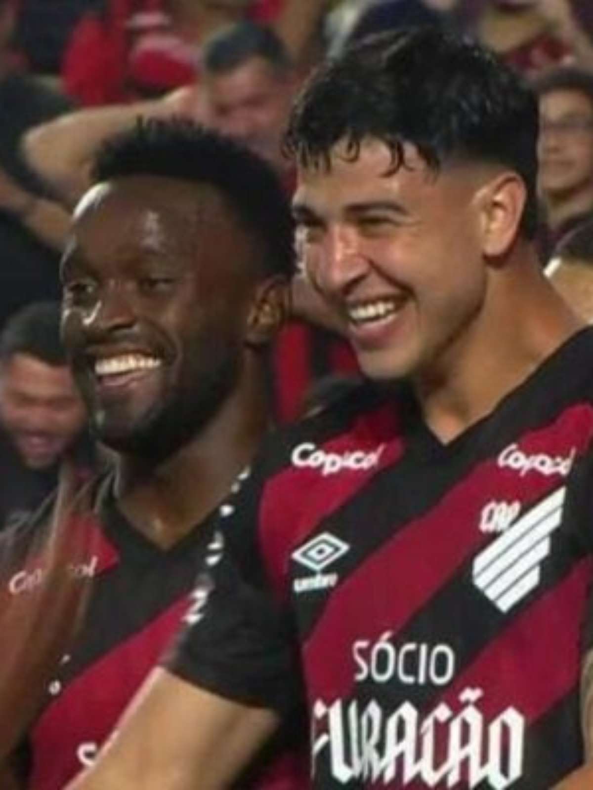 Mycael pega pênalti, e Athletico vence o Bahia na Arena da Baixada