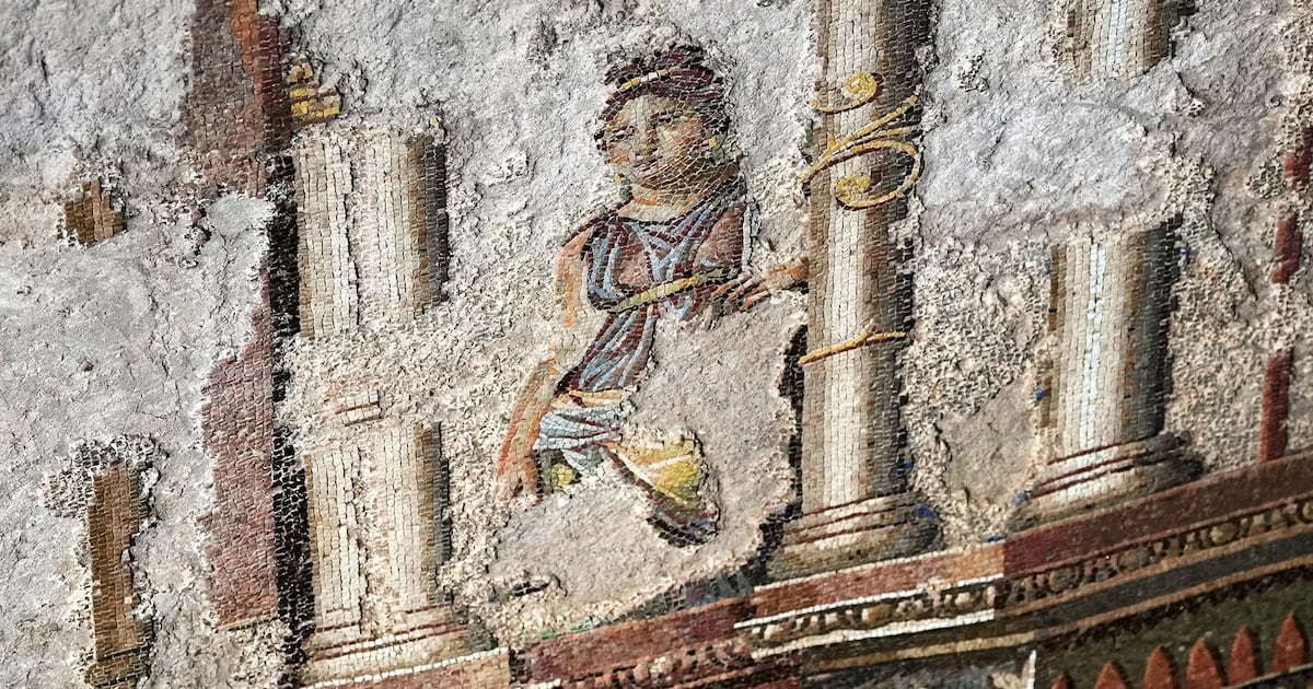 Roma revela o maior mosaico de parede romano já visto, com misteriosa cidade portuária