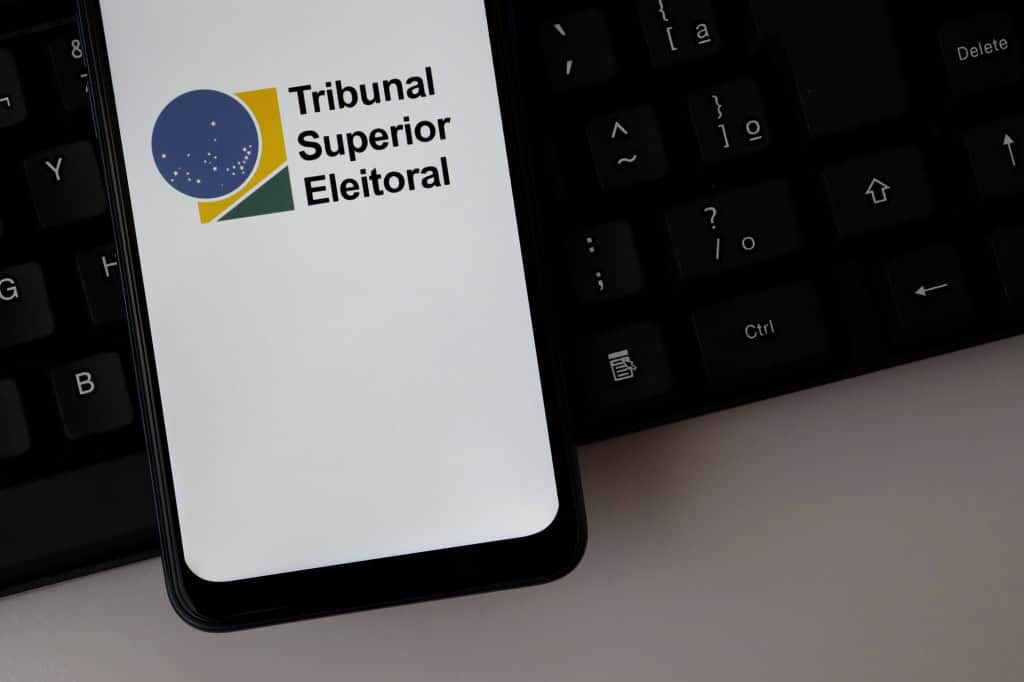 Justiça Eleitoral afirma que app e-Título poderá ser baixado no dia da votação nas Eleições 2026