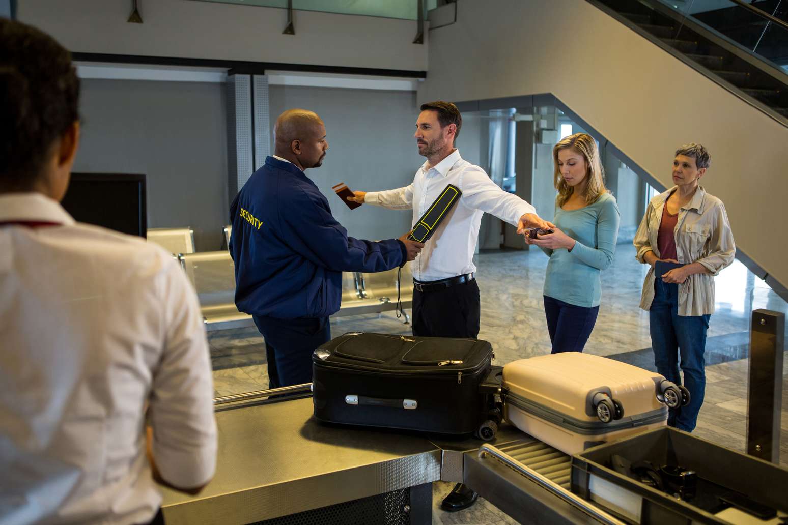 A TSA foi criada por uma lei aprovada em novembro de 2001 e passou a centralizar a inspeção de passageiros, bagagens e cargas nos aeroportos americanos