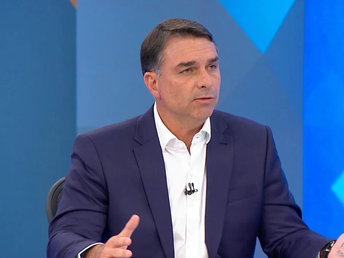 Flávio acusa Dino de usar inquérito das emendas para interferir em eleições