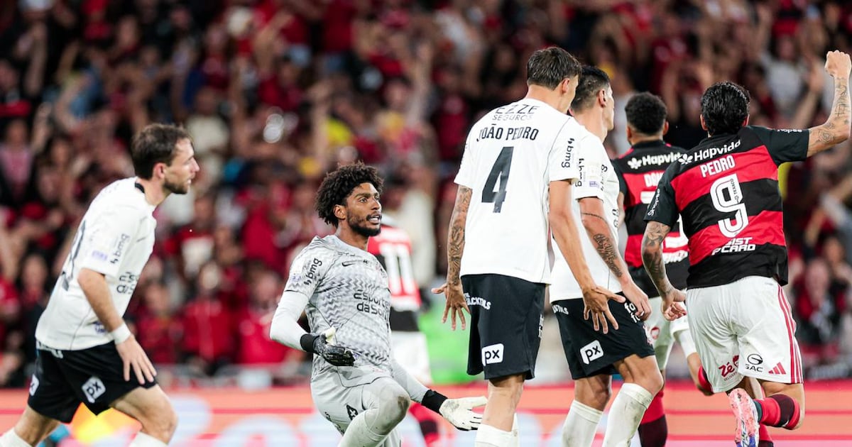 ‘Se houvesse justiça, seria 10 a 1 para o Flamengo.’ Leonardo Jardim enfatiza o massacre contra o Corinthians. ‘33 arremates contra três. Injustiça grande’